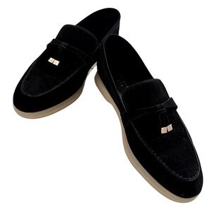 Black Marc Fisher Loafers with Tan Sole, Women, US Size 7